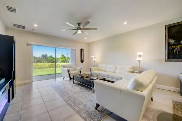 18027 TURNING LEAF CIR, Land O Lakes, FL 34638