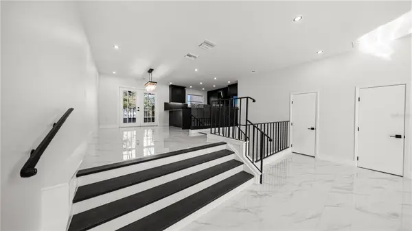 164 E DAVIS BLVD, Tampa, FL 33606