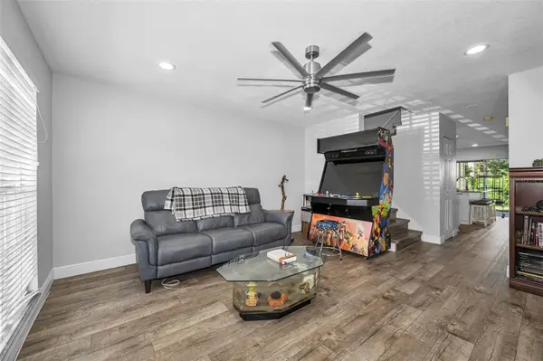 3403 W WYOMING CIR #3403, Tampa, FL 33611