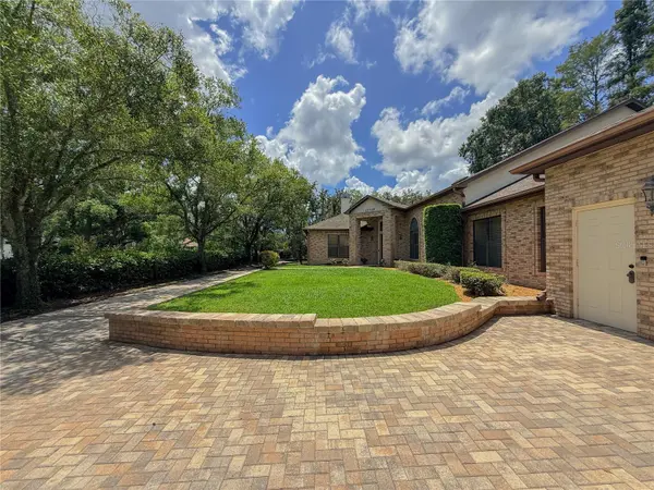 11708 ORANGE GROVE DR, Tampa, FL 33618