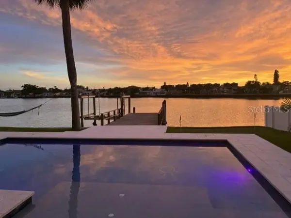 2032 20TH AVENUE Pkwy, Indian Rocks Beach, FL 33785