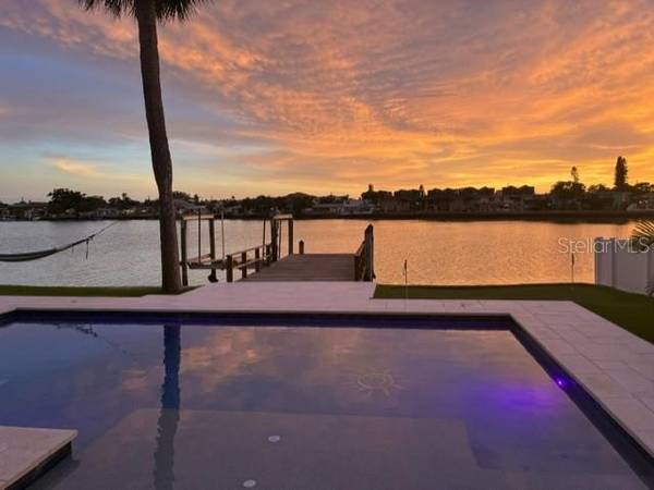 2032 20TH AVENUE Pkwy, Indian Rocks Beach, FL 33785