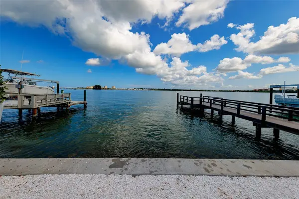 814 BAY POINT DR, Madeira Beach, FL 33708