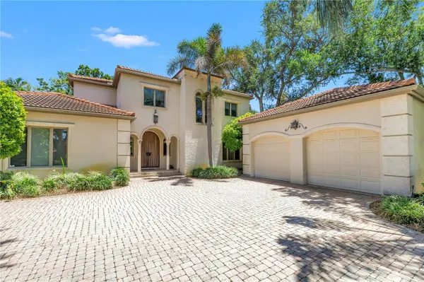 1524 BRIGHTWATERS BLVD NE, St Petersburg, FL 33704