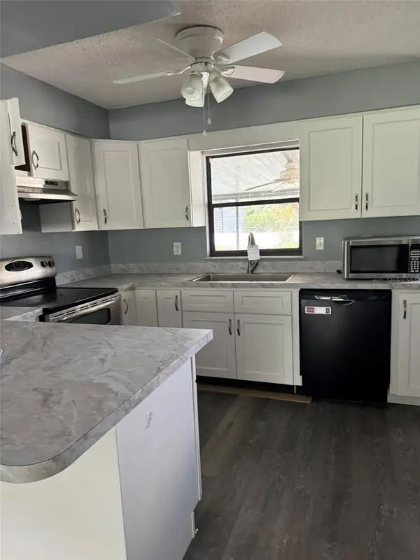 38745 CAMBRIDGE DR, Zephyrhills, FL 33540
