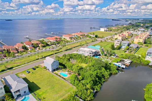 6407 MARBELLA BLVD, Apollo Beach, FL 33572