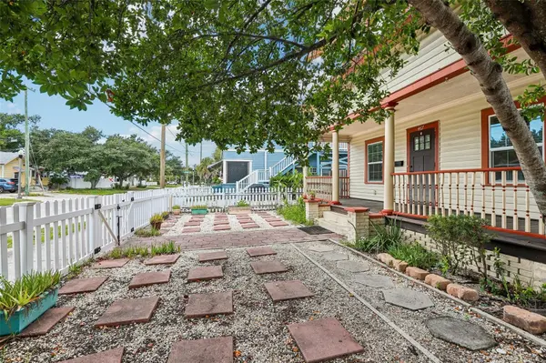 467 9TH AVE N, St Petersburg, FL 33701