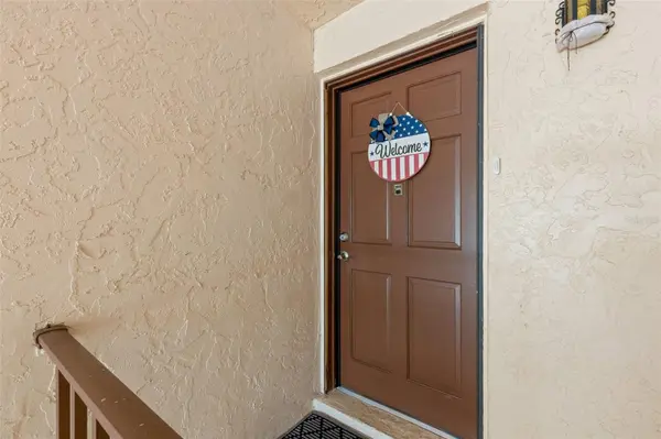 209 FERNWOOD CIR #209, Seminole, FL 33777