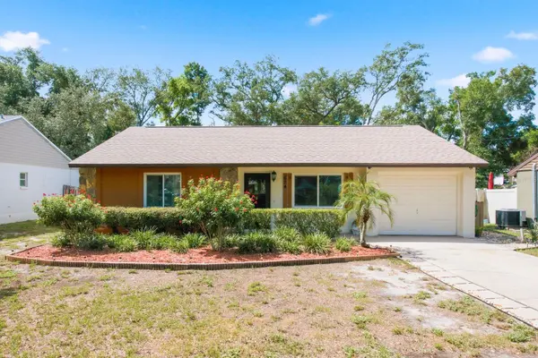 624 E SPRUCE ST, Tarpon Springs, FL 34689