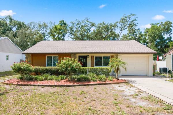 624 E SPRUCE ST, Tarpon Springs, FL 34689