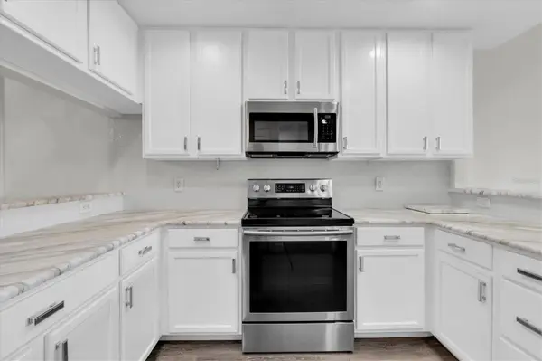 7296 MARATHON DR #404, Seminole, FL 33777