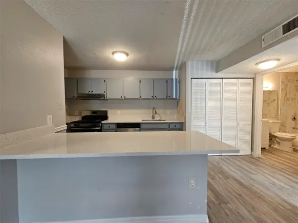 9481 HIGHLAND OAK DR #303, Tampa, FL 33647
