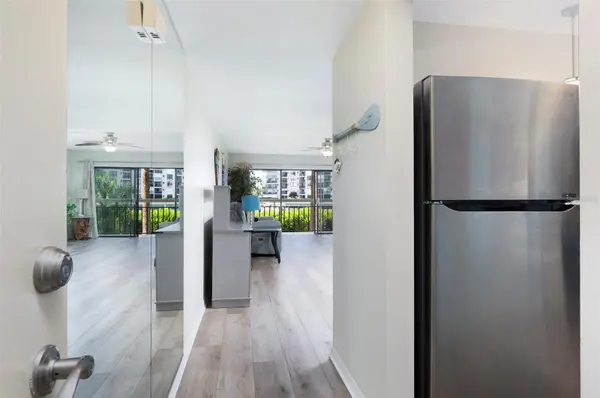 7903 SAILBOAT KEY BLVD S #102, South Pasadena, FL 33707