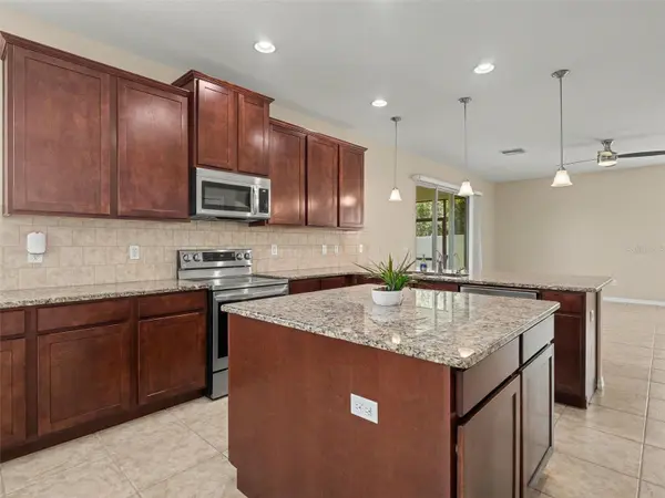 10413 AVIAN FORREST DR, Riverview, FL 33578