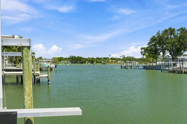 7852 CAUSEWAY BLVD S, St Petersburg, FL 33707