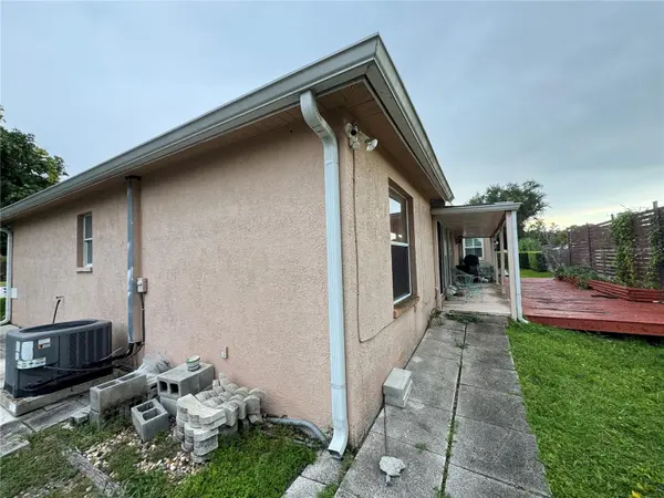 2104 BRADFORD ST, Clearwater, FL 33760