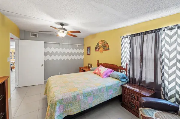 9537 CRESTVIEW ST, Seminole, FL 33772