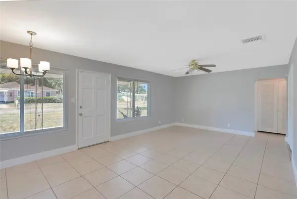 1706 SHORE ACRES DR, Lakeland, FL 33801