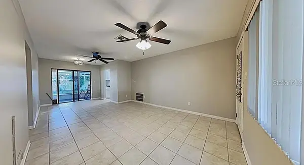 7481 OAK ST NE, St Petersburg, FL 33702
