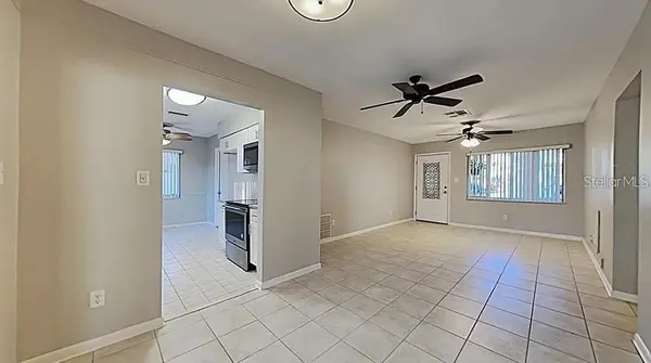 7481 OAK ST NE, St Petersburg, FL 33702
