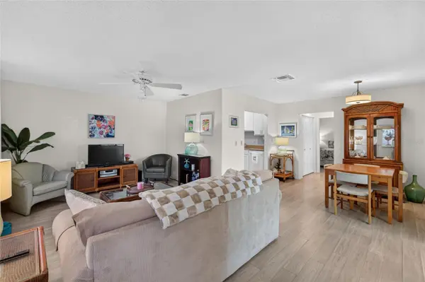 401 DE GRASSE PL #21, Sun City Center, FL 33573
