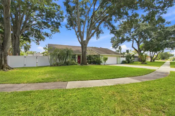 157 FOXCROFT DR E, Palm Harbor, FL 34683