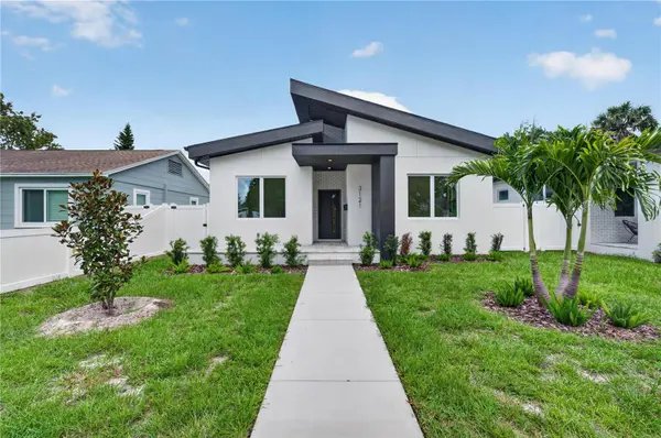 3121 QUEEN ST N, St Petersburg, FL 33713
