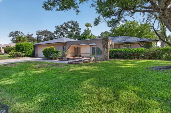 10 LINDEN LN, Palm Harbor, FL 34683