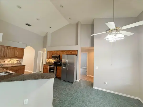 3510 AUTUMN GLEN DR, Valrico, FL 33596