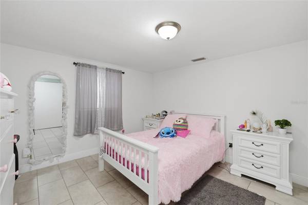 1909 W HANNA AVE, Tampa, FL, 33604 photo 15