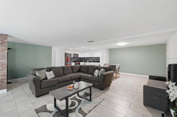 1909 W HANNA AVE, Tampa, FL, 33604 photo 4