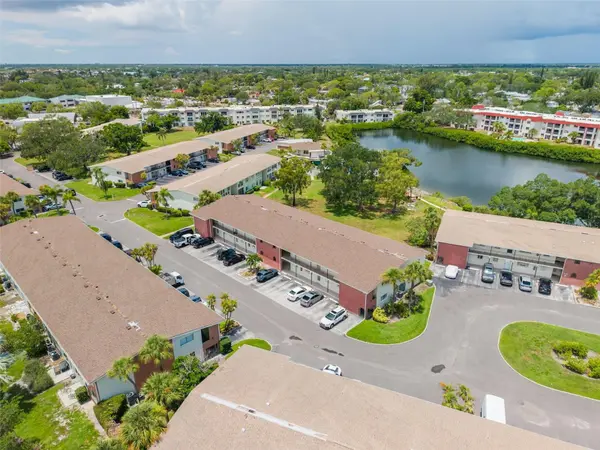 4550 OVERLOOK DR NE #152, St Petersburg, FL 33703