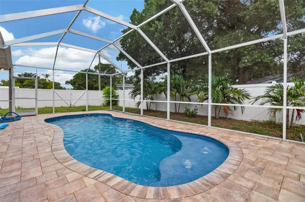 12499 82ND TER, Seminole, FL 33772