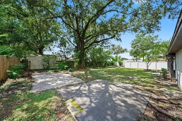 1913 CEDARBROOKE DR, Lutz, FL 33549