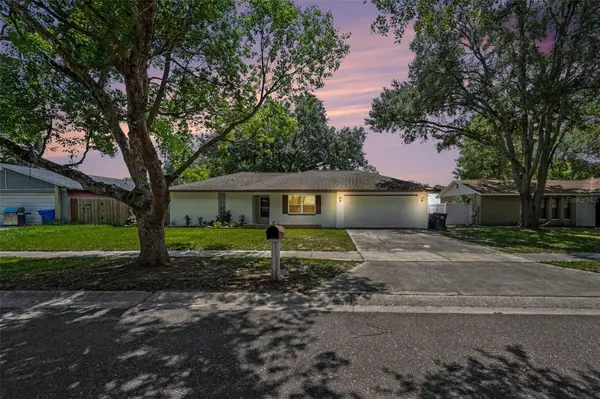 1913 CEDARBROOKE DR, Lutz, FL 33549