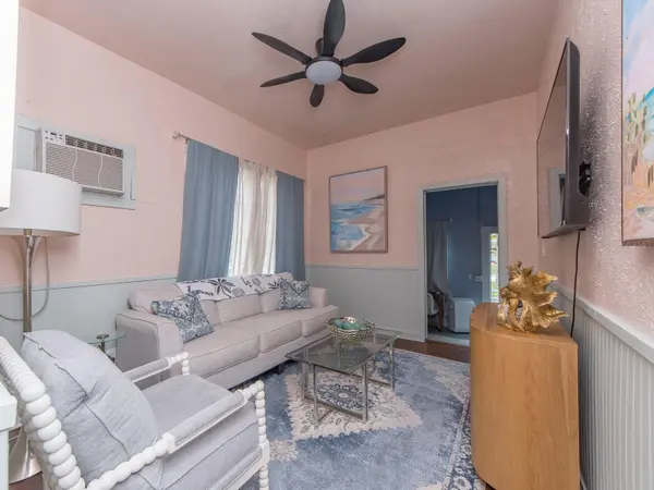 2938 BEACH BLVD S, Gulfport, FL 33707