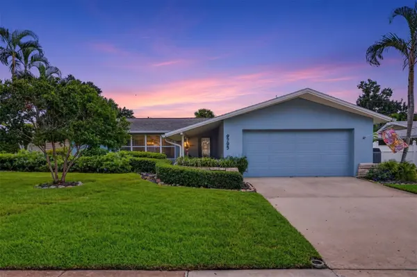 9795 PORTSIDE DR, Seminole, FL 33776