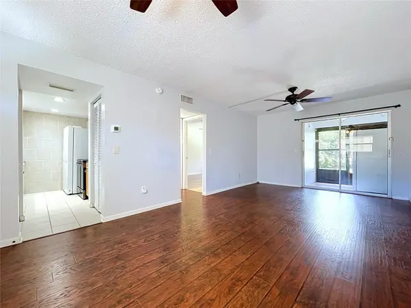 2750 E BAY DR #5E, Largo, FL 33771