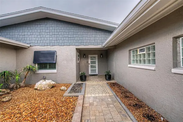 704 BAYSHORE DR, Tarpon Springs, FL 34689