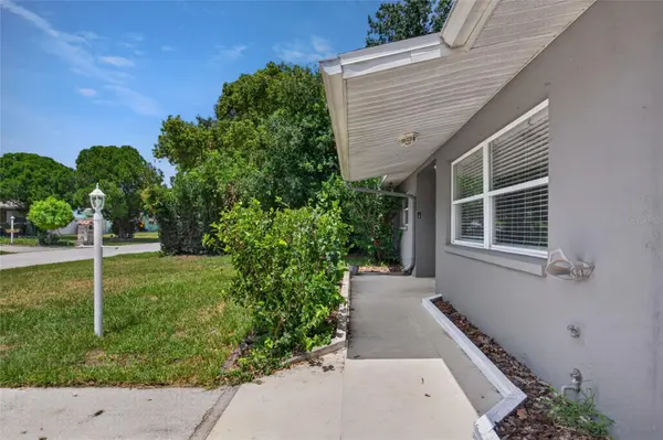 1923 ALBANY DR, Clearwater, FL 33763
