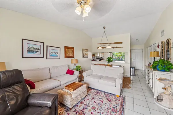 1702 SEASCAPE CIR #203, Tarpon Springs, FL 34689
