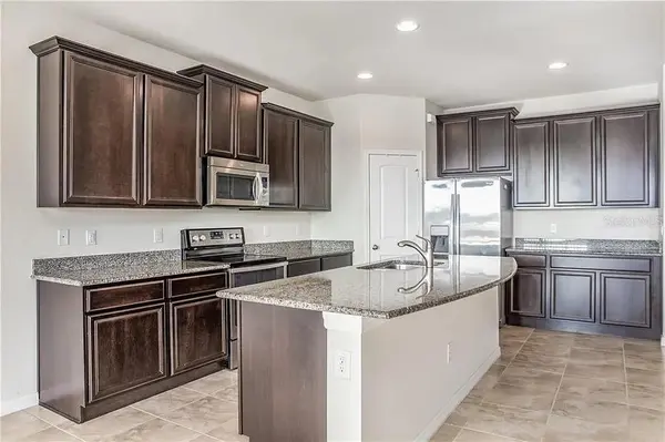 9215 MOUNTAIN MAGNOLIA DR, Riverview, FL 33578