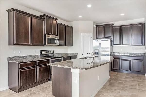 9215 MOUNTAIN MAGNOLIA DR, Riverview, FL 33578