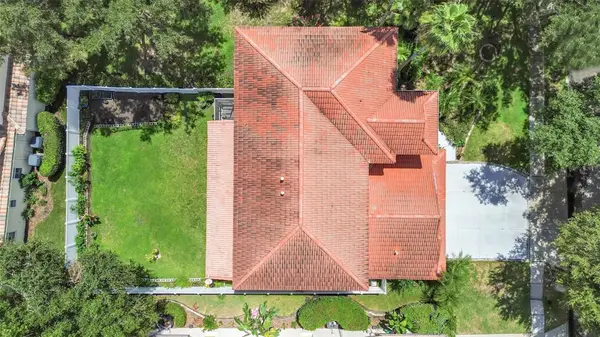 10212 GARDEN ALCOVE DR, Tampa, FL 33647