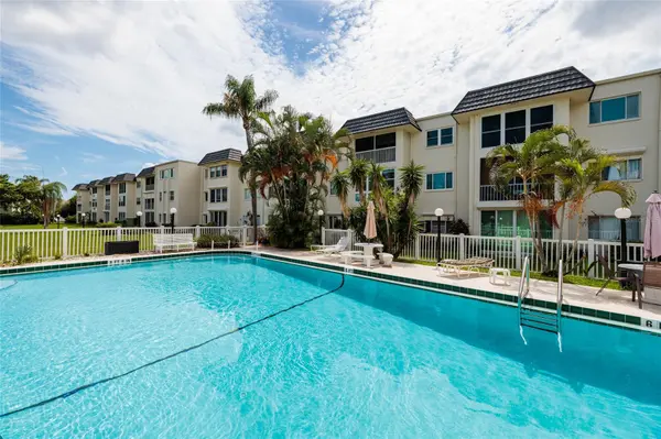 4595 CHANCELLOR ST NE #114, St Petersburg, FL 33703