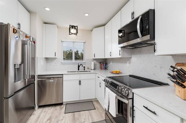 4595 CHANCELLOR ST NE #114, St Petersburg, FL 33703