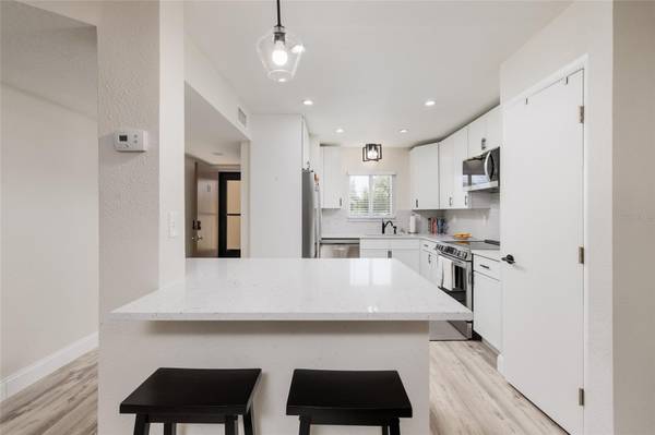 4595 CHANCELLOR ST NE #114, St Petersburg, FL 33703