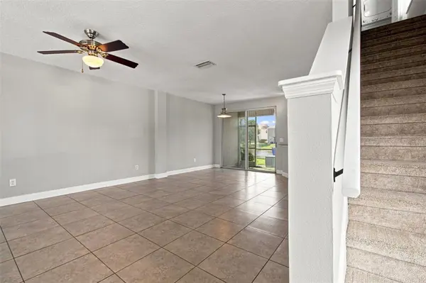 12225 COUNTRY WHITE CIR, Tampa, FL 33635