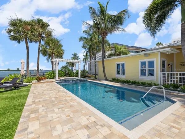 1828 VENETIAN POINT DR, Clearwater, FL 33755