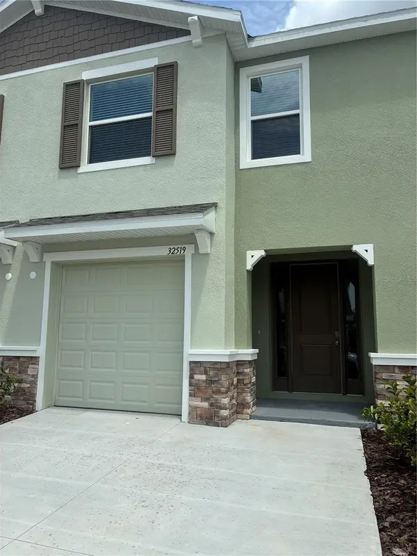 32519 MIDSUMMER NIGHT LN, Wesley Chapel, FL 33543